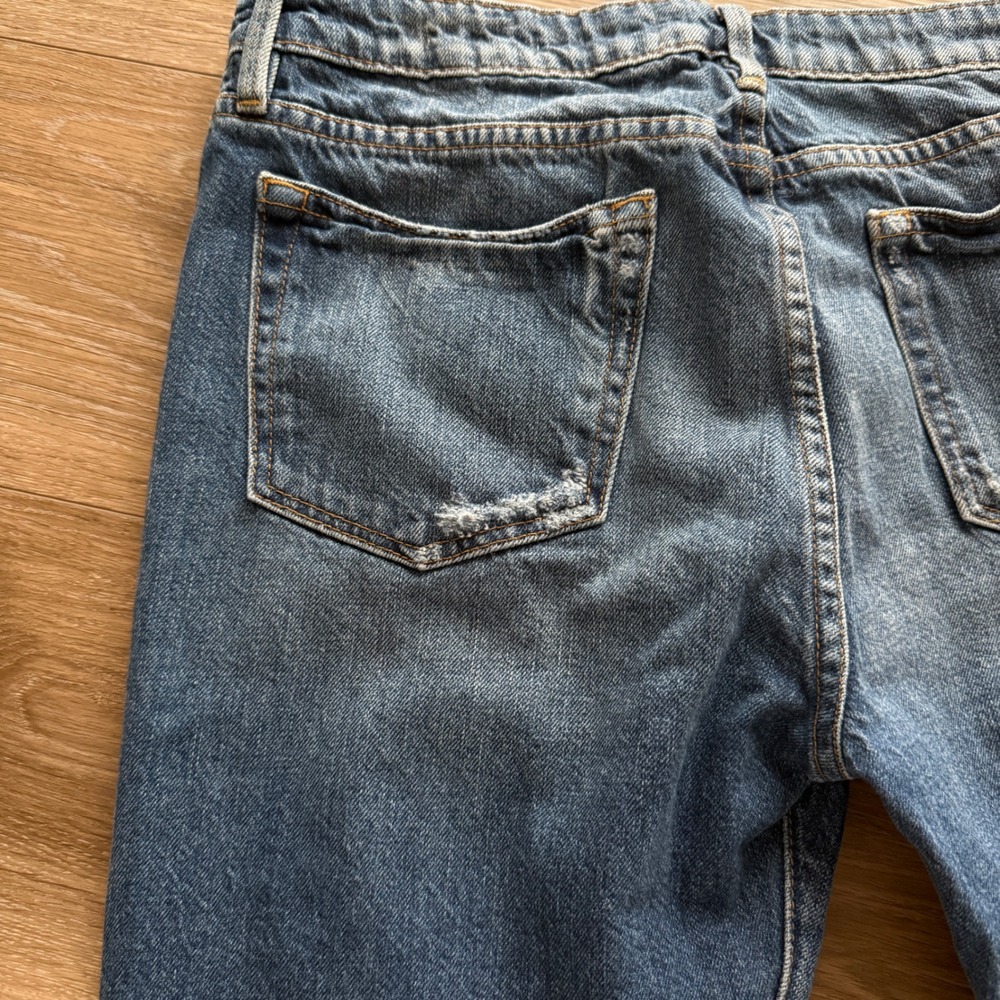 FRAME Denim Le Grand Garçon "Westminster" Distressed Jeans - Size 28 (size 6) - Picture 6 of 9